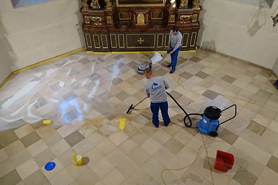 Spezialoberflächenreinigung
